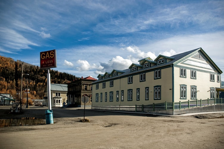 1 / 1 – Canada and Yukon invest in solar power project for Dawson City.jpg